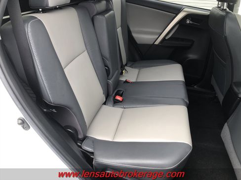 Used 2015 Toyota RAV4 Limited image 23
