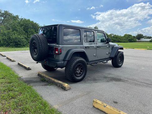 Used 2023 Jeep Wrangler Unlimited Sport AWD/4WD image 4
