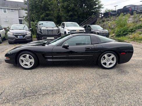 Used 1998 Chevrolet Corvette Coupe w/ Roof Pkg RWD image 3