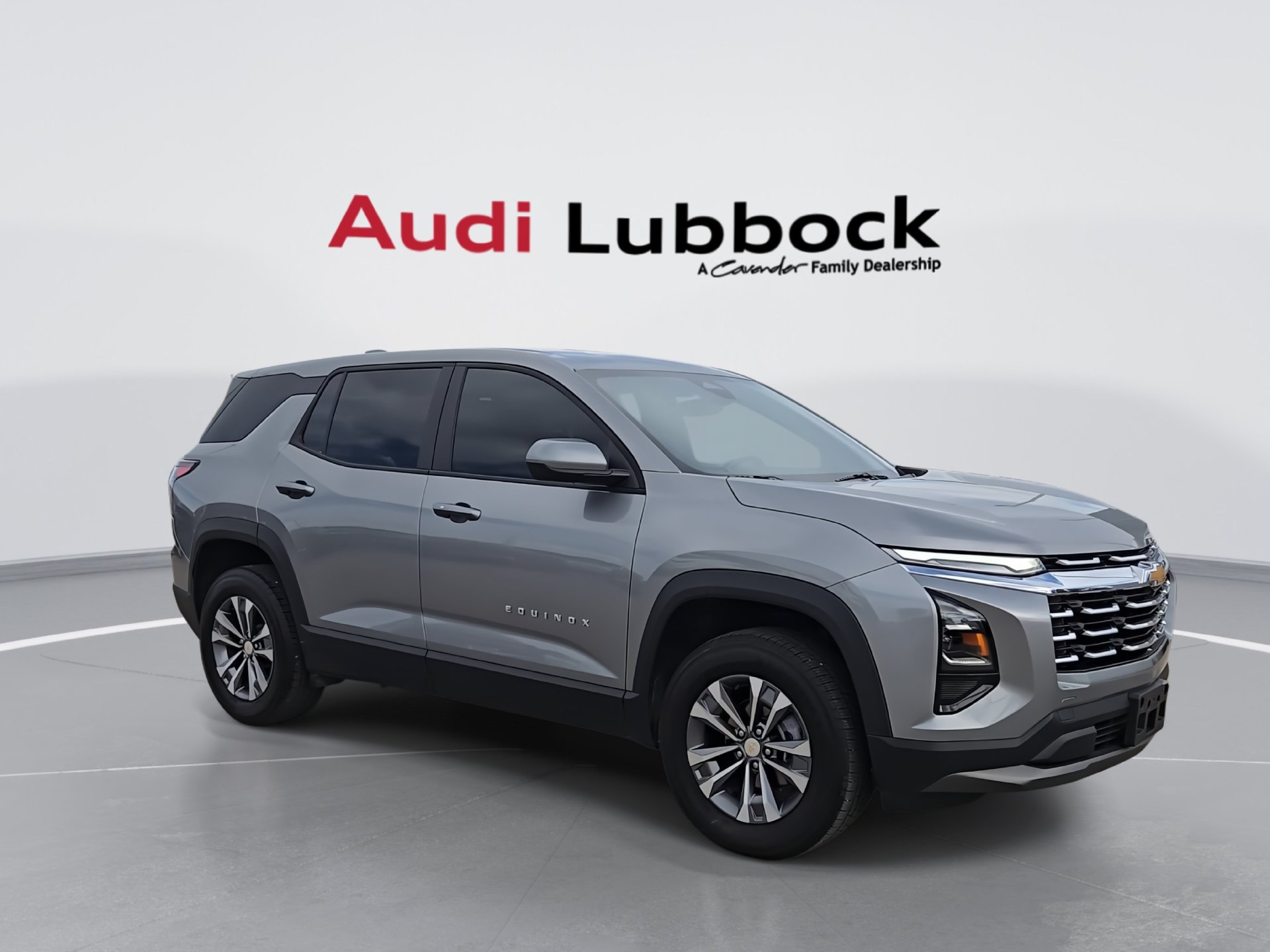 Used 2026 Chevrolet Equinox LT FWD image 2