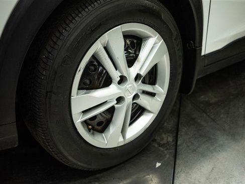 Used 2019 Nissan Kicks S image 3