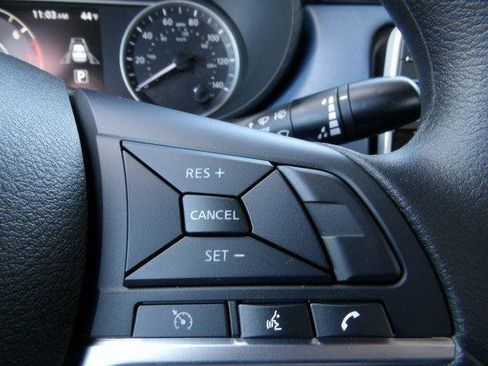 Used 2025 Nissan Versa SV w/ Trunk Package image 23