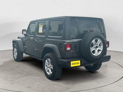 Used 2021 Jeep Wrangler Unlimited Sport AWD/4WD image 3