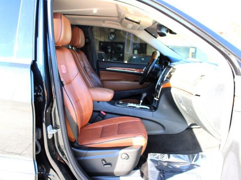 Used 2012 Jeep Grand Cherokee Overland image 17