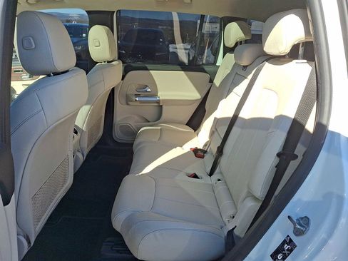 Used 2022 Mercedes-Benz GLB 250 4MATIC image 8