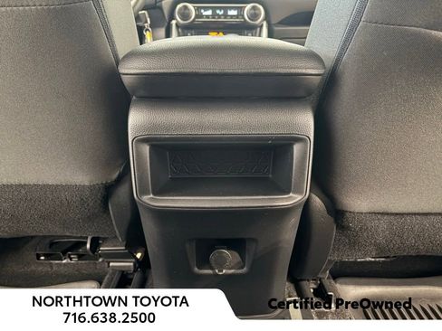 Used 2021 Toyota RAV4 LE image 20