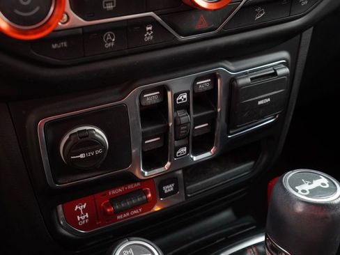 Used 2018 Jeep Wrangler Unlimited Rubicon image 14