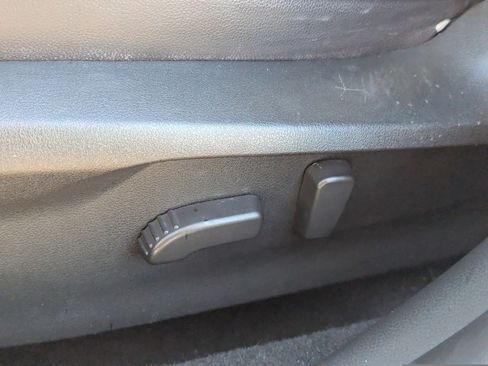 Used 2018 Subaru Crosstrek 2.0i Limited image 21