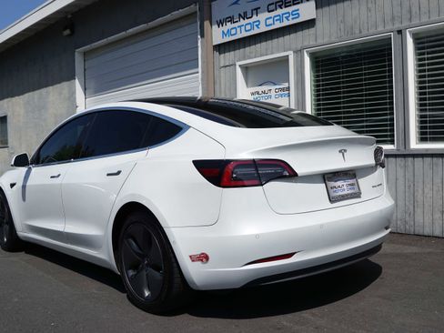 Used 2020 Tesla Model 3 Long Range image 17
