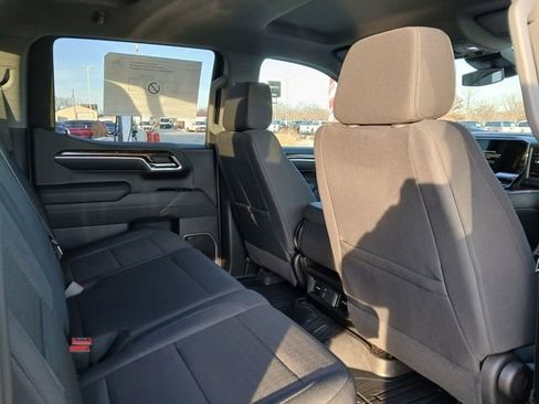 New 2026 GMC Sierra 1500 SLE image 18