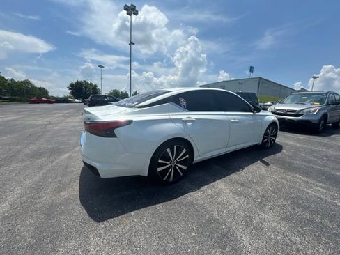 Used 2021 Nissan Altima 2.5 SR FWD image 11