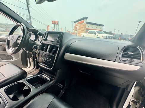 Used 2018 Dodge Grand Caravan GT FWD image 33