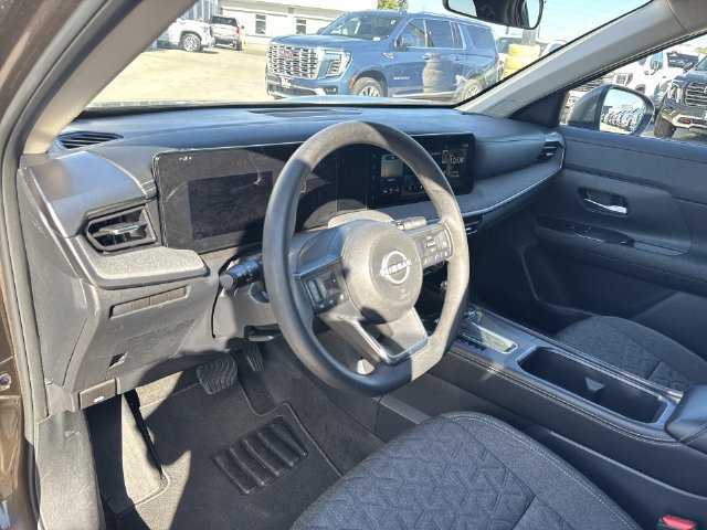 Used 2025 Nissan Kicks SV AWD/4WD image 10