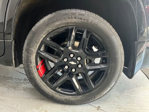 Used 2021 Chevrolet Traverse Premier w/ Redline Edition image 16