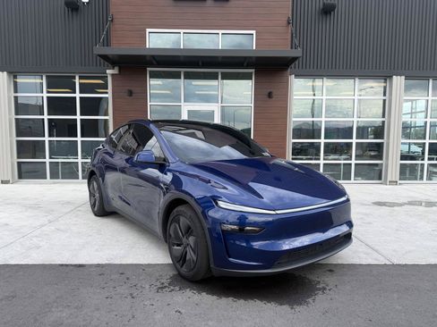 Used 2026 Tesla Model Y Long Range AWD/4WD image 2