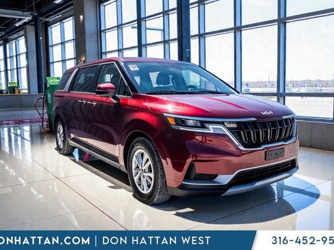 Used 2024 Kia Carnival LX image 33