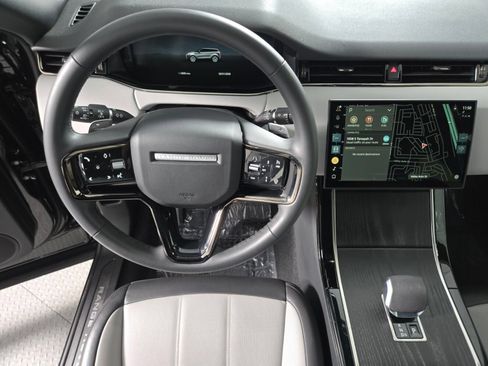 Used 2026 Land Rover Range Rover Evoque Dynamic SE AWD/4WD image 13