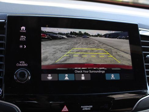 Used 2025 Honda Passport EX-L image 16