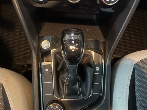Certified 2025 Volkswagen Taos S AWD/4WD image 17
