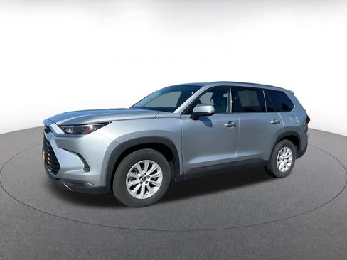 Used 2024 Toyota Grand Highlander AWD image 8