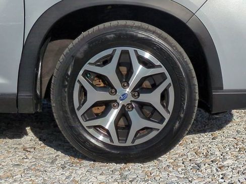 Used 2021 Subaru Forester Premium AWD/4WD image 10