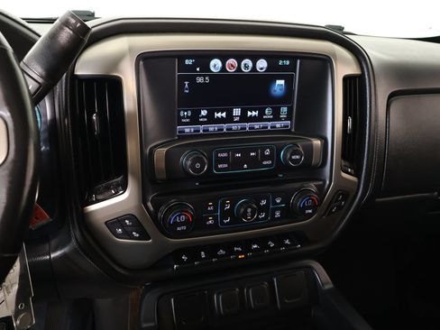 Used 2017 GMC Sierra 1500 Denali RWD image 5