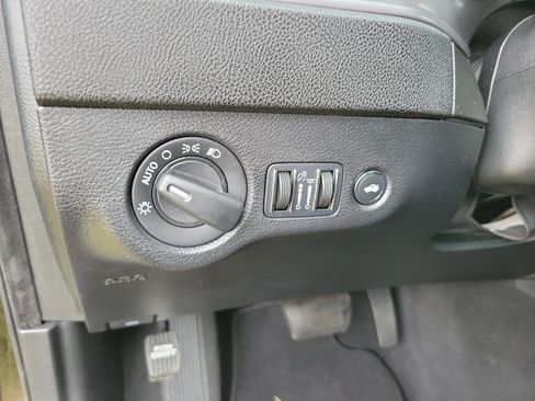 Used 2023 Dodge Charger R/T w/ Blacktop Package image 32