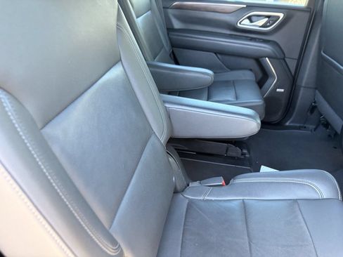 Used 2022 Chevrolet Tahoe Z71 w/ Luxury Package AWD/4WD image 13