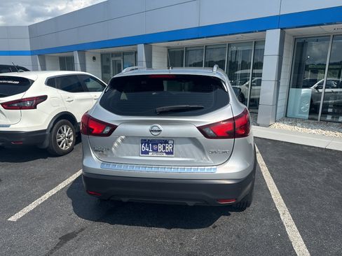 Used 2017 Nissan Rogue Sport SV w/ SV All-Weather Package AWD/4WD image 8