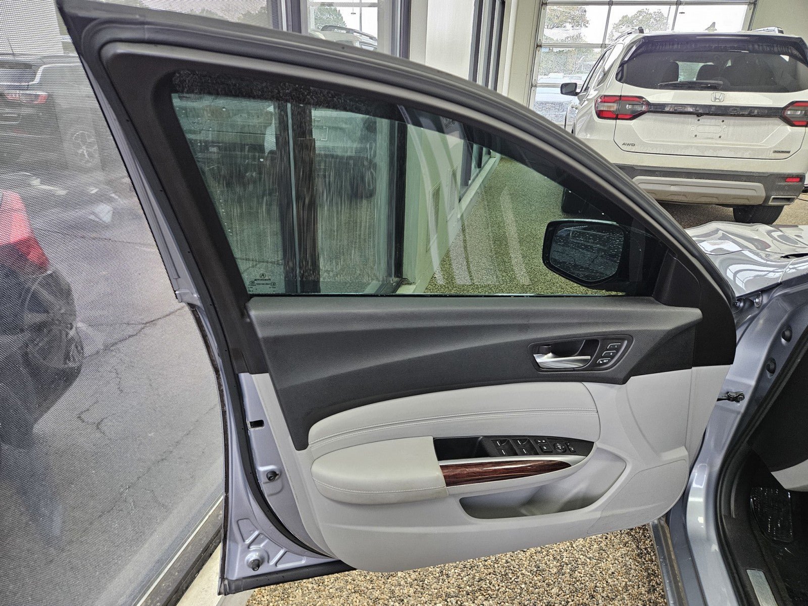 Used 2016 Acura TLX FWD image 16