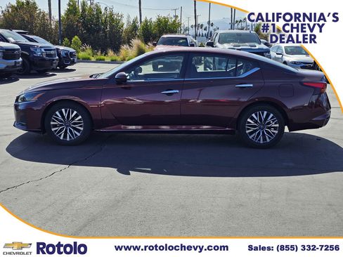 Used 2023 Nissan Altima 2.5 SV FWD image 4