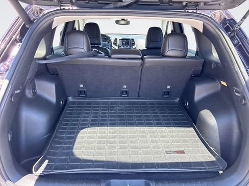 Used 2021 Jeep Cherokee Latitude Lux w/ Comfort/Convenience Group AWD/4WD image 23