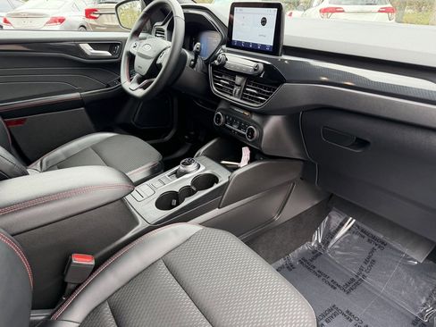 Used 2025 Ford Escape ST-Line image 10