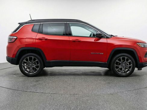 Used 2025 Jeep Compass Limited AWD/4WD image 11