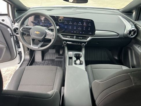 New 2026 Chevrolet Equinox EV LT image 21