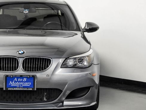 Used 2010 BMW M5 RWD image 42