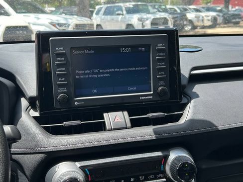 Used 2022 Toyota RAV4 XLE AWD/4WD image 19