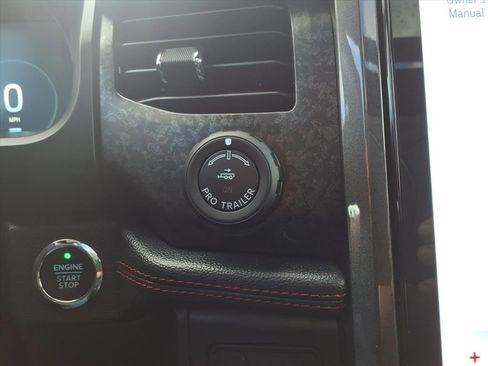 Used 2023 Ford Expedition Limited image 28