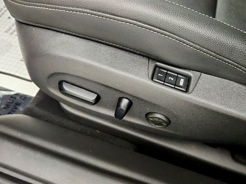 Used 2018 Buick Regal Essence w/ Driver Confidence Package #1 FWD image 11