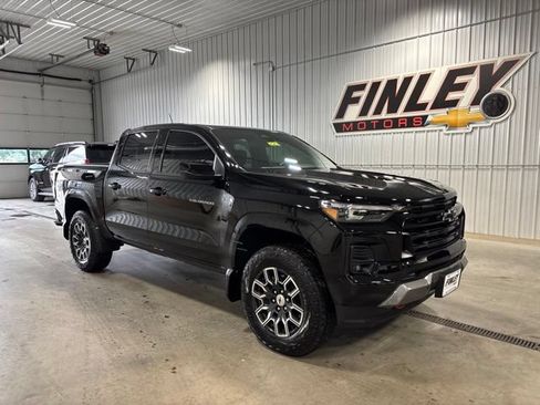 Used 2023 Chevrolet Colorado Z71 w/ Z71 Convenience Package 2 AWD/4WD image 3
