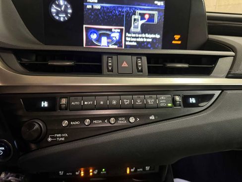 Used 2020 Lexus ES 300h image 34
