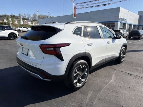 New 2026 Chevrolet Trax LT FWD image 4