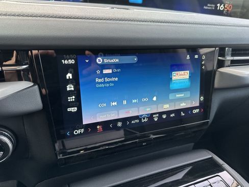 New 2026 Lincoln Navigator L Premier AWD/4WD image 16
