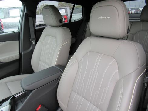 Used 2024 Buick Envista Avenir image 16