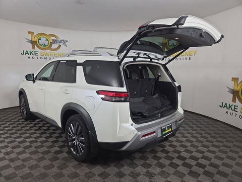 Used 2024 Nissan Pathfinder SL w/ SL Premium Package image 32