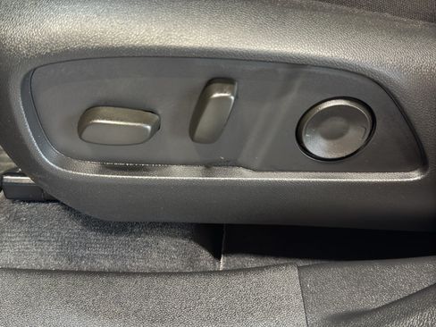 Used 2025 Chevrolet Equinox RS w/ Safety and Technology Package AWD/4WD image 16
