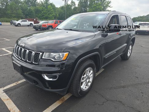 Used 2019 Jeep Grand Cherokee Laredo AWD/4WD image 1