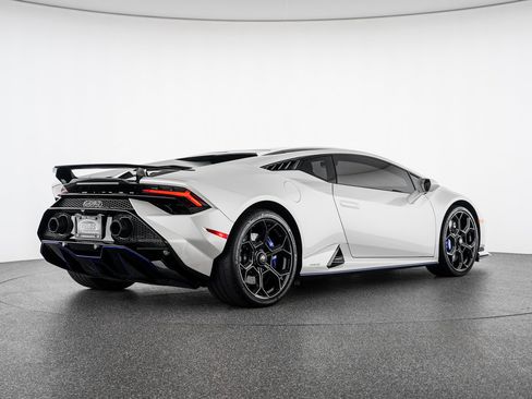 Used 2023 Lamborghini Huracan Tecnica RWD image 6