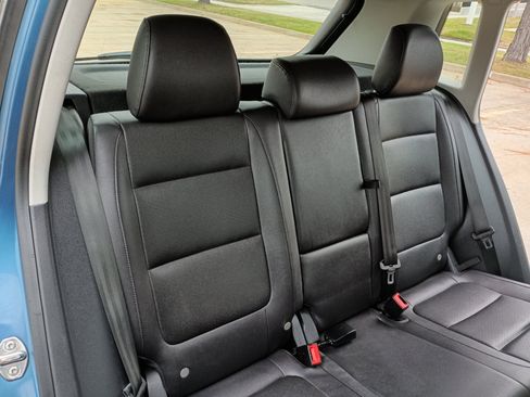 Used 2017 Volkswagen Tiguan S image 14