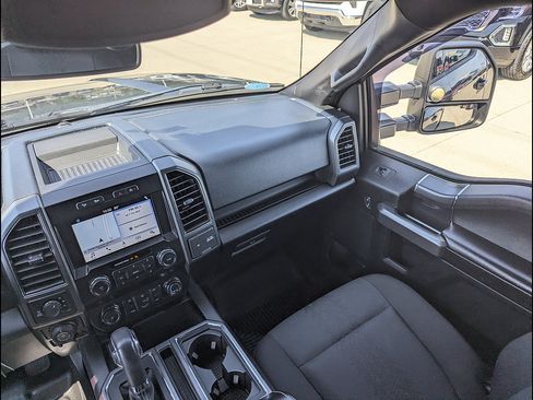 Used 2019 Ford F150 XLT w/ Equipment Group 302A Luxury AWD/4WD image 25